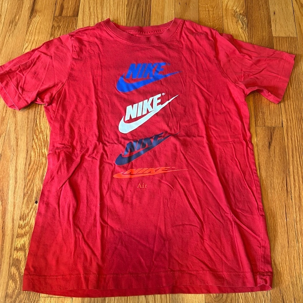 Nike Boy’s Red Tshirt Size Large